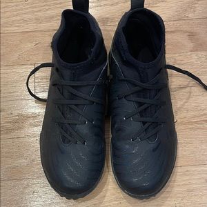 Nike Kids' Phantom Luna 2 Academy Turf Soccer Cleats